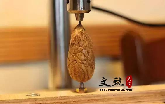 如何盘玩千眼菩提子？文玩天下教你正确盘玩姿势-4